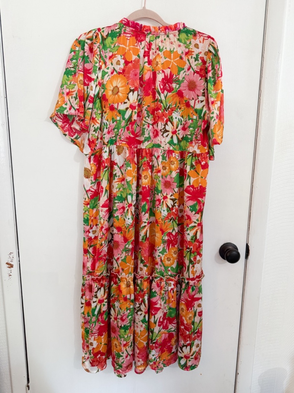 Umgee Cream Pink Floral Satin Ruffle Short Flutter Sleeve Midi Dress size Large - Picture 6 of 8